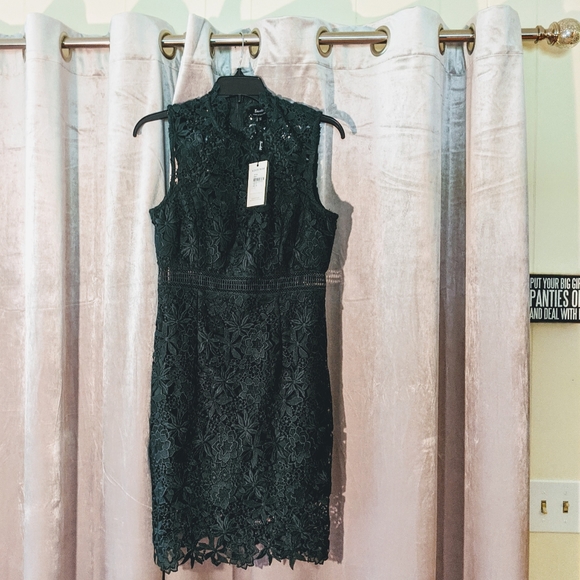 New with Tags BARDOT lace dress, size small - Picture 1 of 9